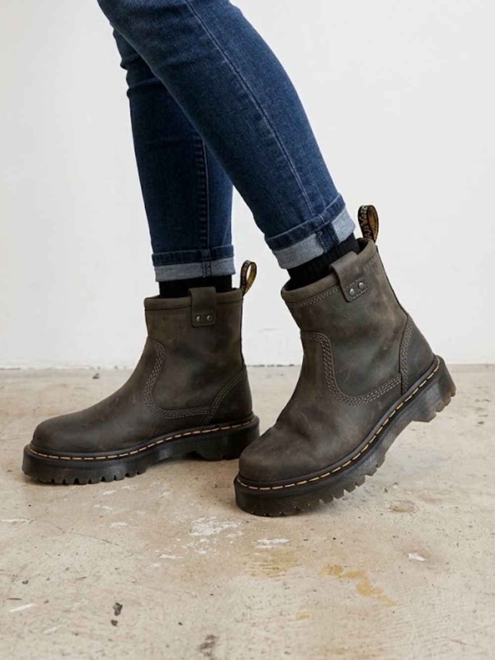 Dr. Martens Air Wair Leather Boots Chelsea Charcoal Gray Women’s Size 6